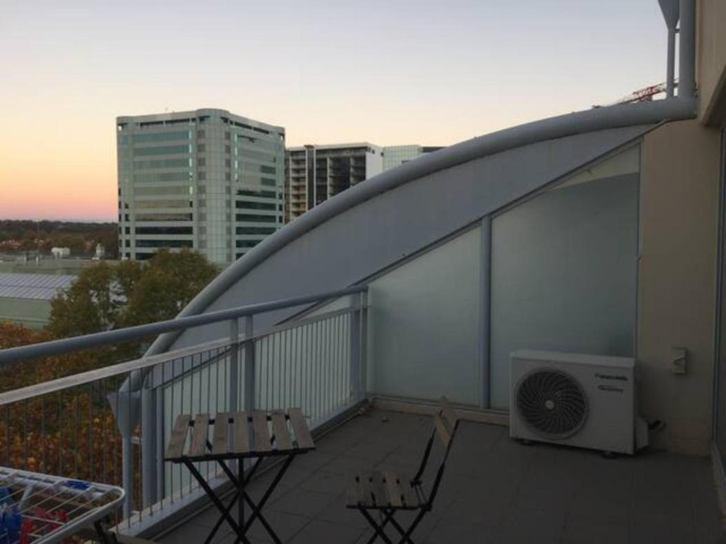 Dana-Cozy Private Room In Shared Central Apt-Rm 2 Canberra Exteriör bild